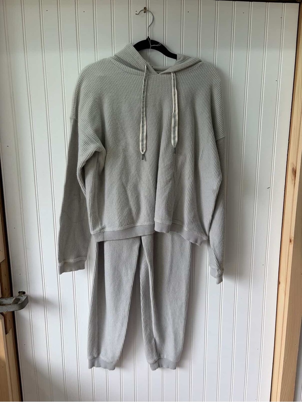 aerie Light Gray Ribbed Hoodie & Jogger pant athleisure comfy casual Set